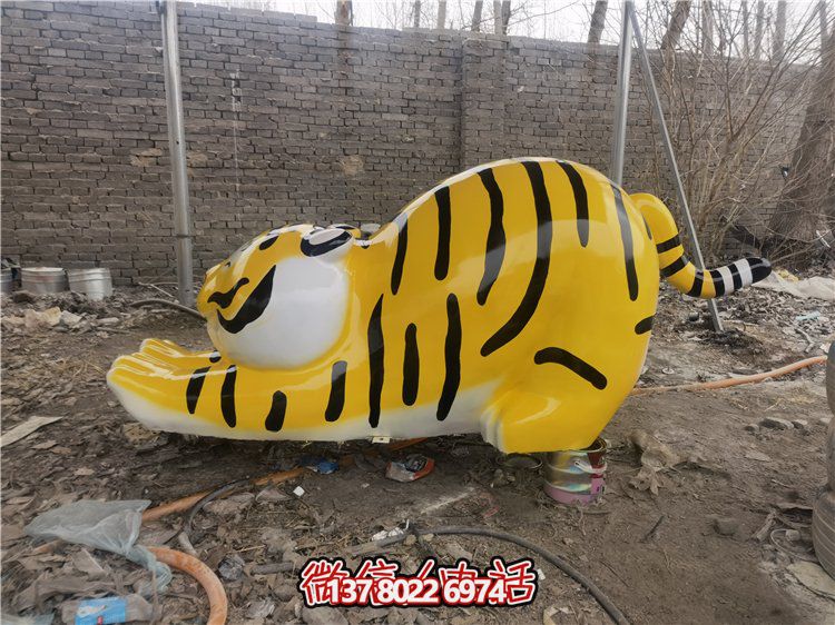 玻璃鋼小老虎雕塑，裝點(diǎn)精美的園林景觀